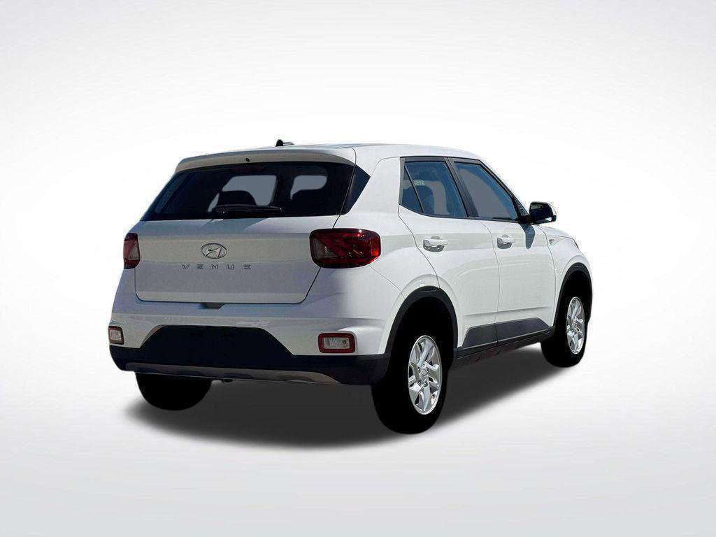 New 2026 Hyundai Venue SE FWD image 7
