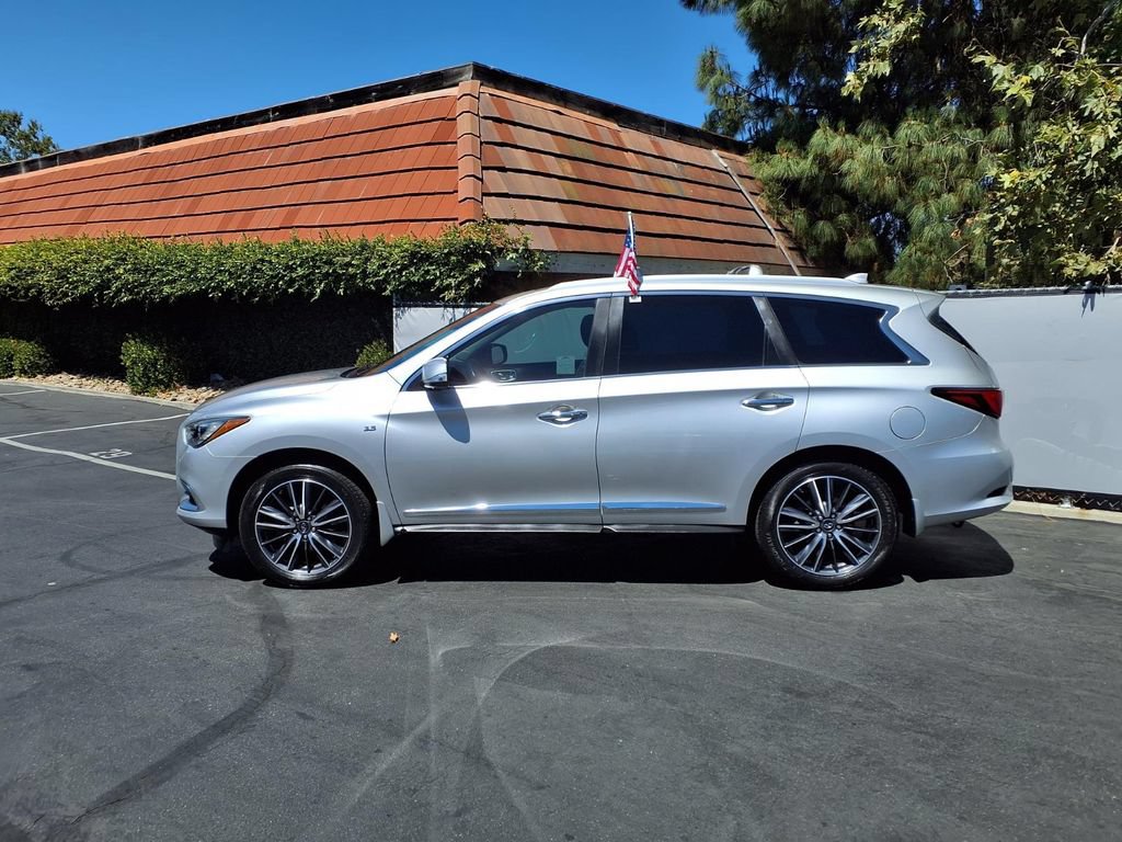 Used 2016 INFINITI QX60 FWD w/ Deluxe Technology Package image 3