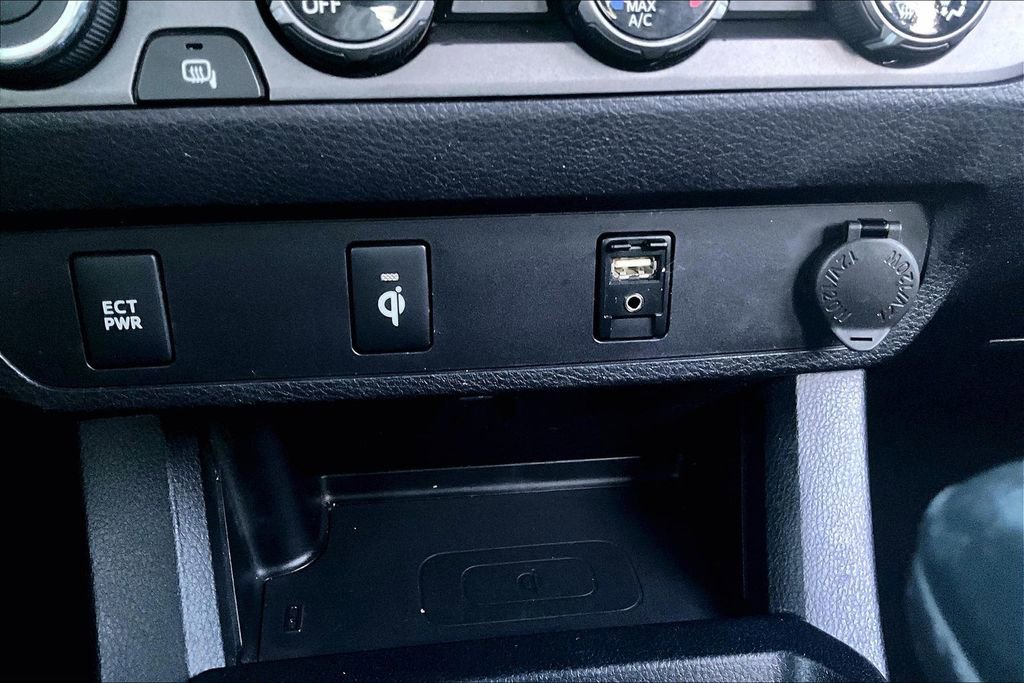 Used 2017 Toyota Tacoma TRD Off-Road w/ Tow Package (A/T) image 16