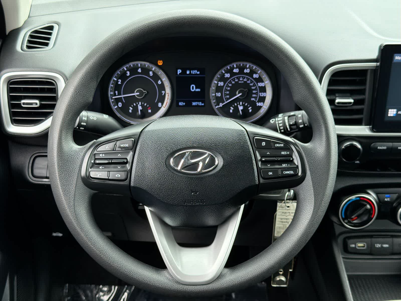 Used 2022 Hyundai Venue SE FWD image 23