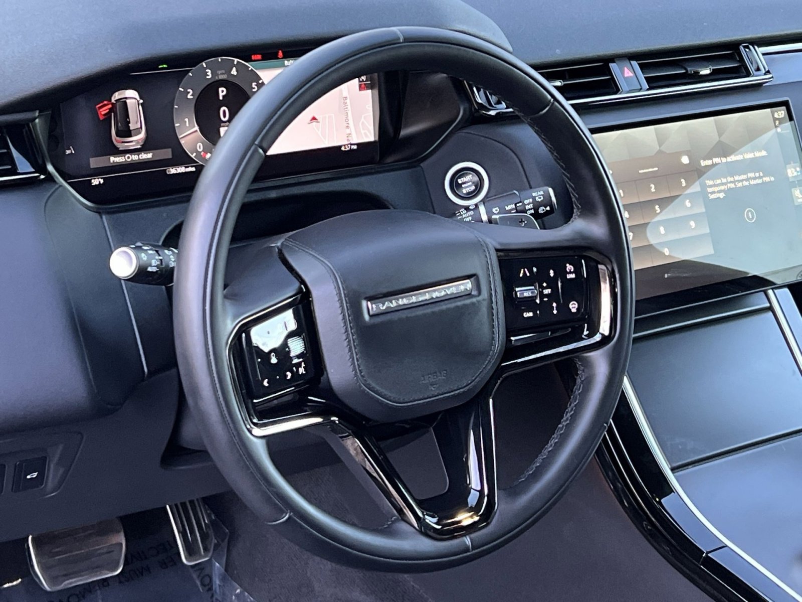 Used 2025 Land Rover Range Rover Velar Dynamic SE image 14