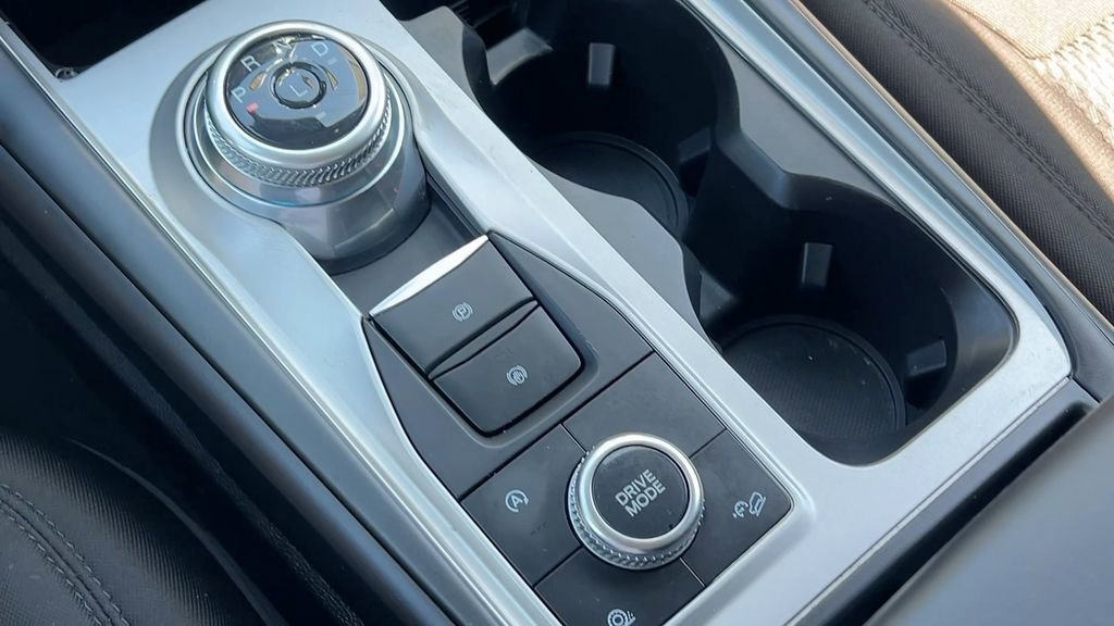 Used 2024 Ford Explorer XLT image 31