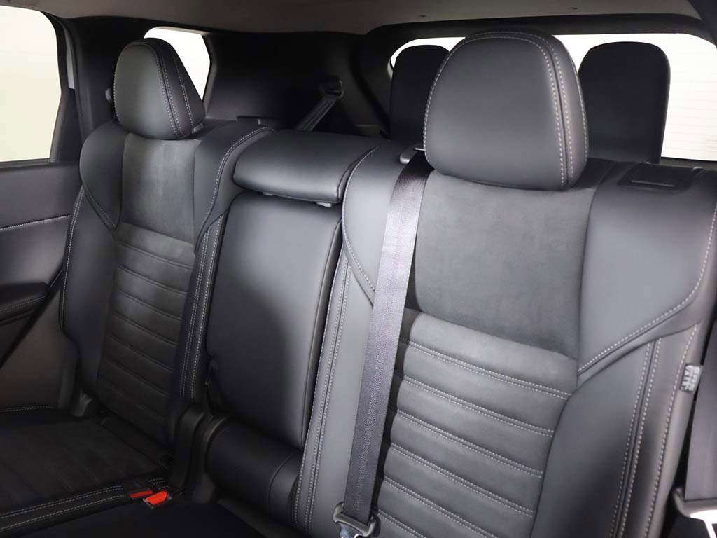 New 2025 Mitsubishi Outlander SE image 38