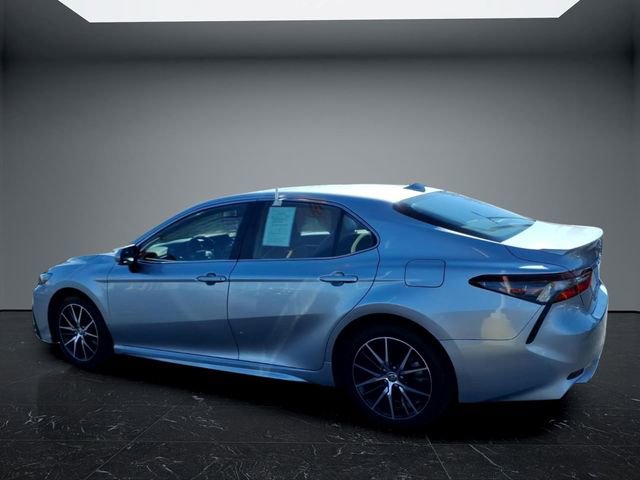 Used 2024 Toyota Camry SE w/ Convenience Package FWD image 4