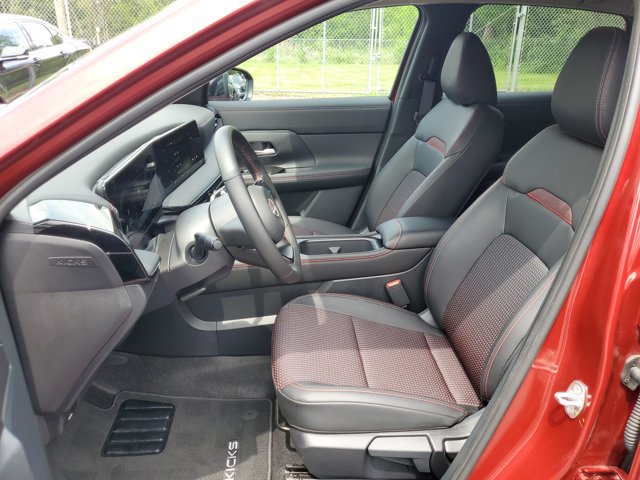 Certified 2026 Nissan Kicks SR FWD image 5