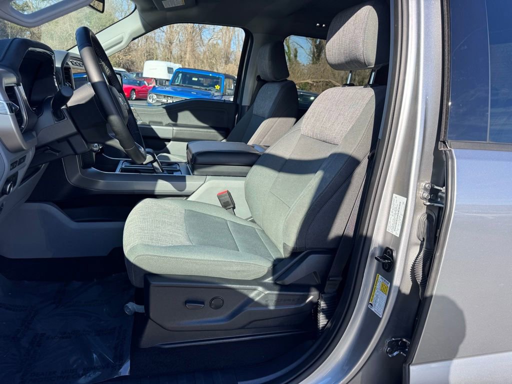 Used 2023 Ford F150 Lightning XLT image 19