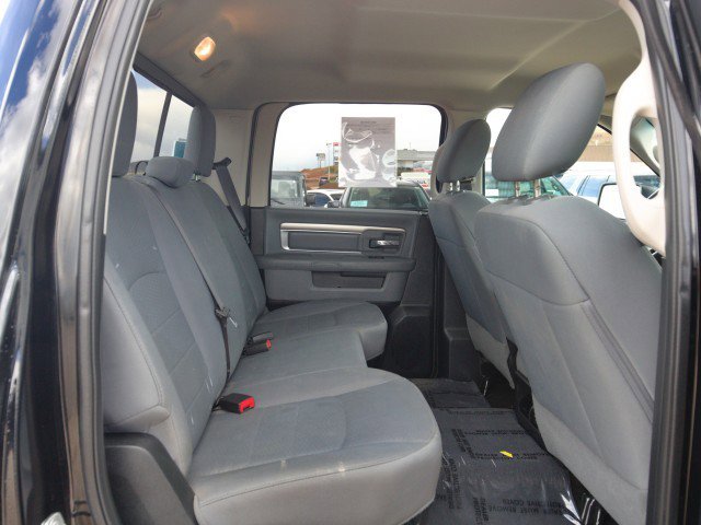 Used 2017 RAM 1500 Classic SLT AWD/4WD image 30