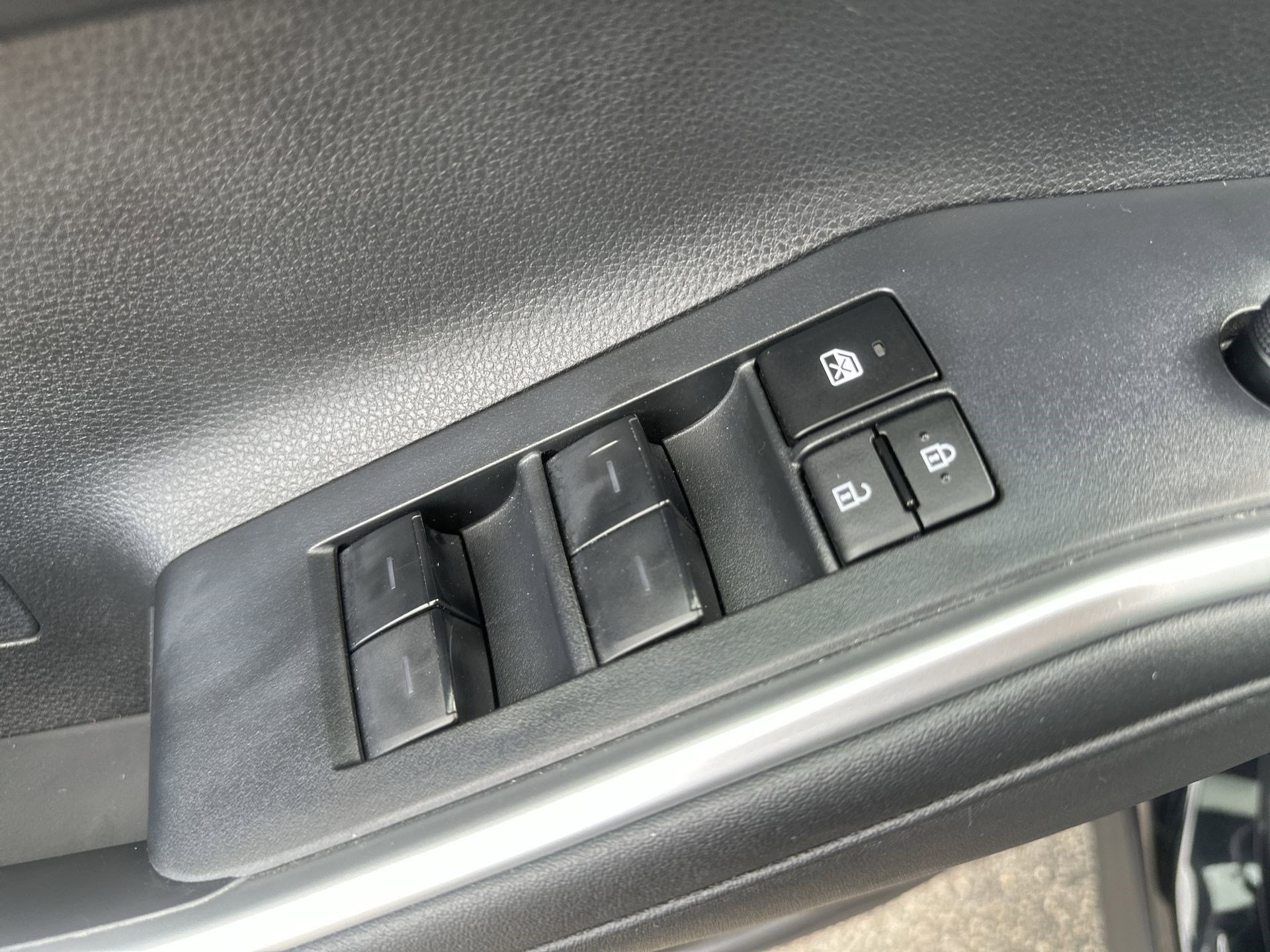 Used 2024 Toyota Highlander XLE AWD/4WD image 15