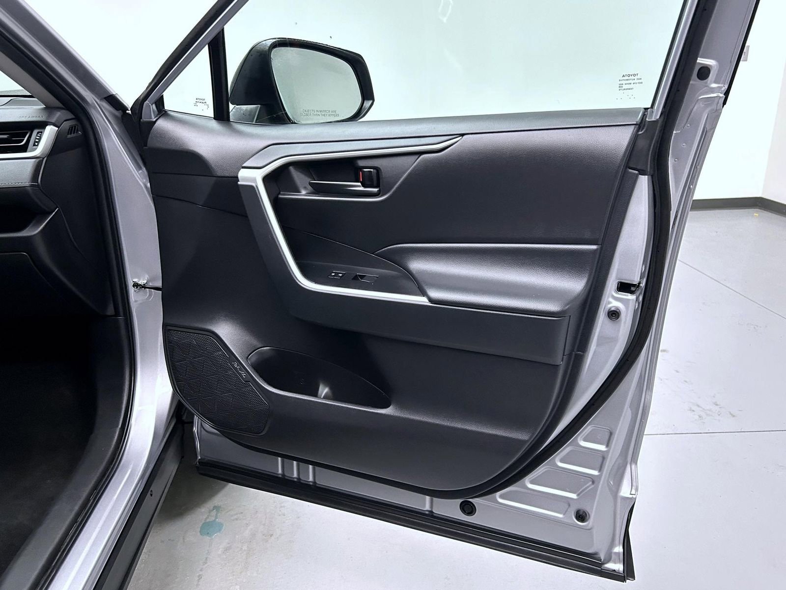 Used 2024 Toyota RAV4 LE image 16