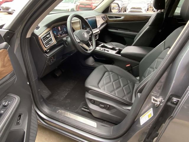 Used 2025 Volkswagen Atlas SE image 11