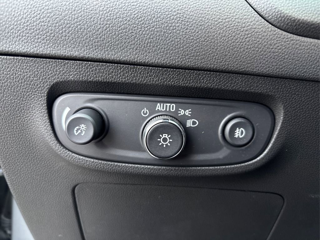 Used 2023 Buick Encore GX Select image 25