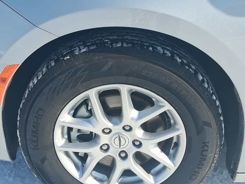 Used 2023 Chrysler Pacifica Touring-L image 12