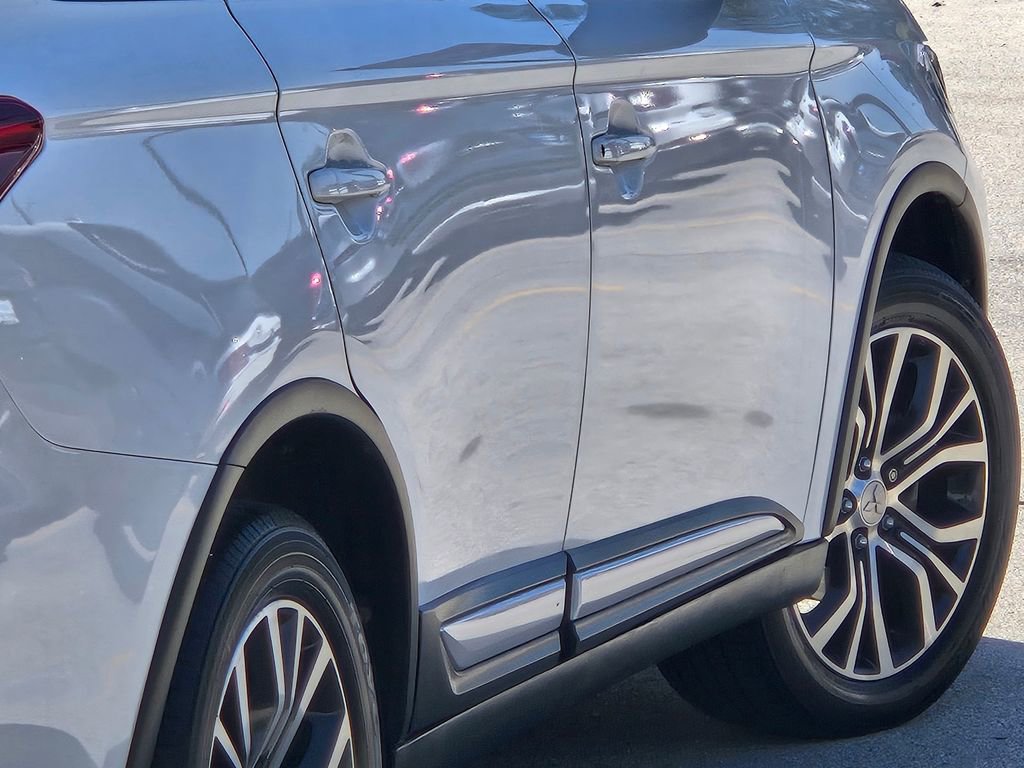 Used 2018 Mitsubishi Outlander SE FWD image 16