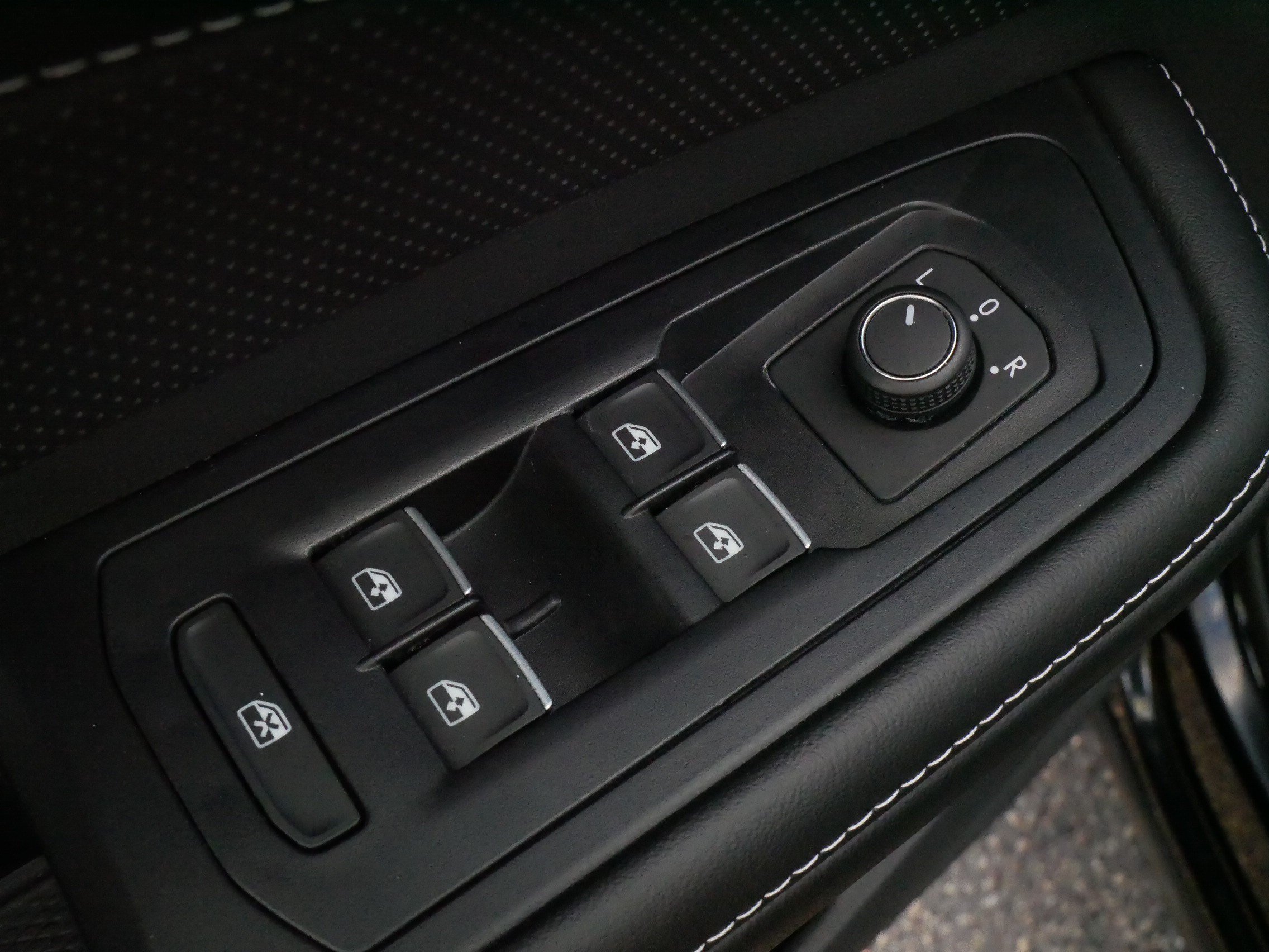 Certified 2026 Volkswagen Atlas SE AWD/4WD image 19