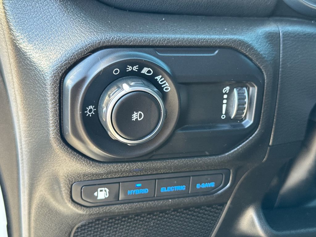 Certified 2023 Jeep Wrangler Unlimited Sahara image 28