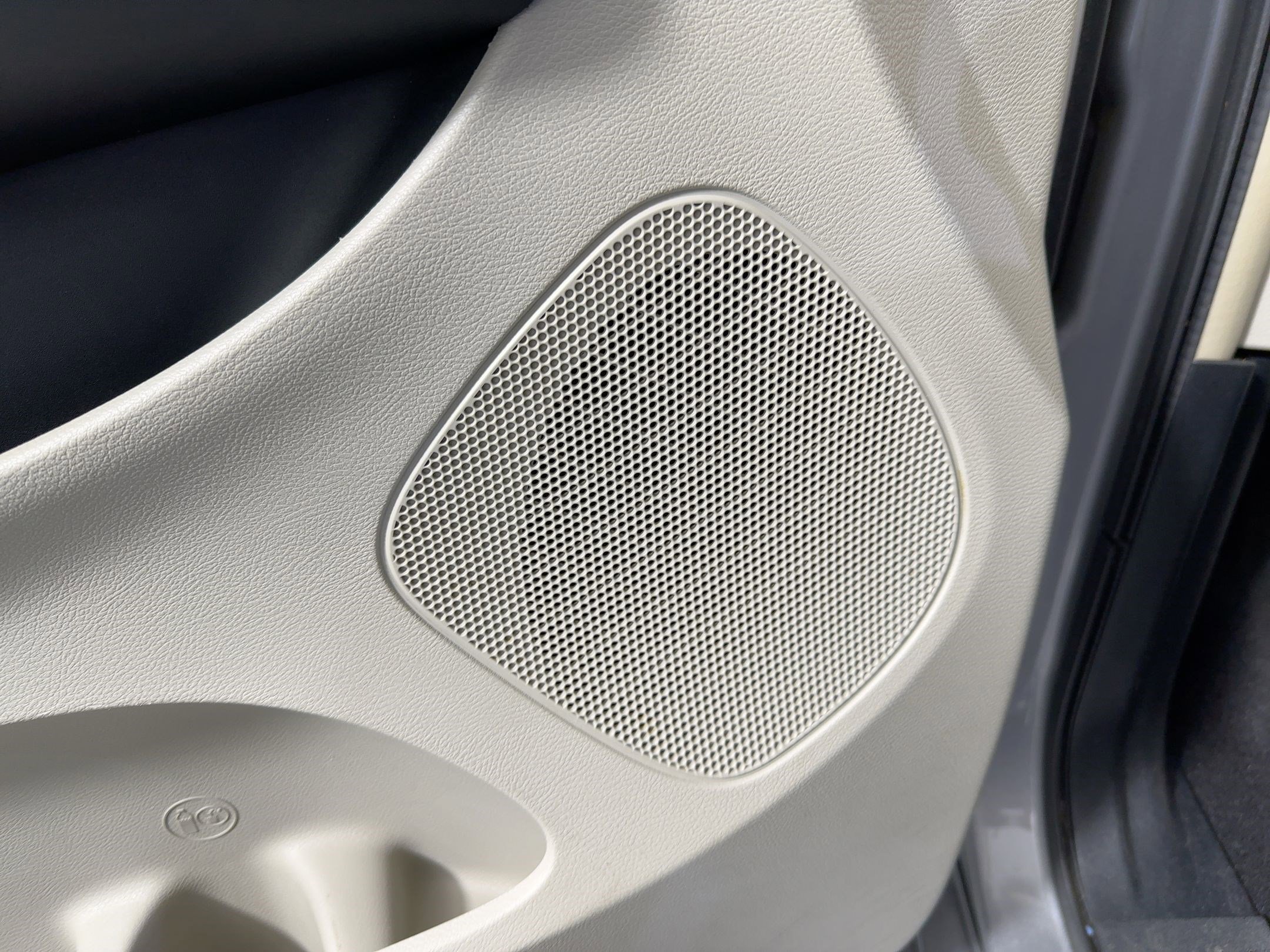 Used 2014 Chrysler Town & Country Touring image 21