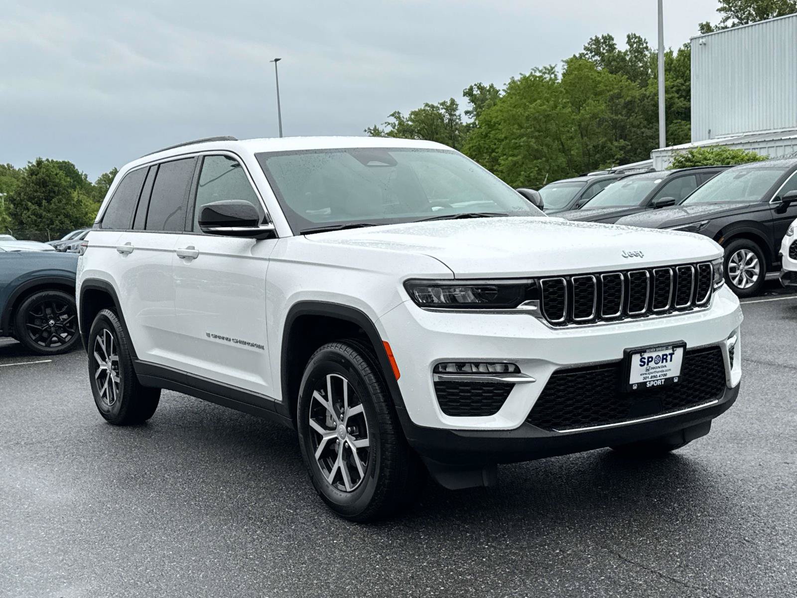 Used 2025 Jeep Grand Cherokee Limited AWD/4WD image 27