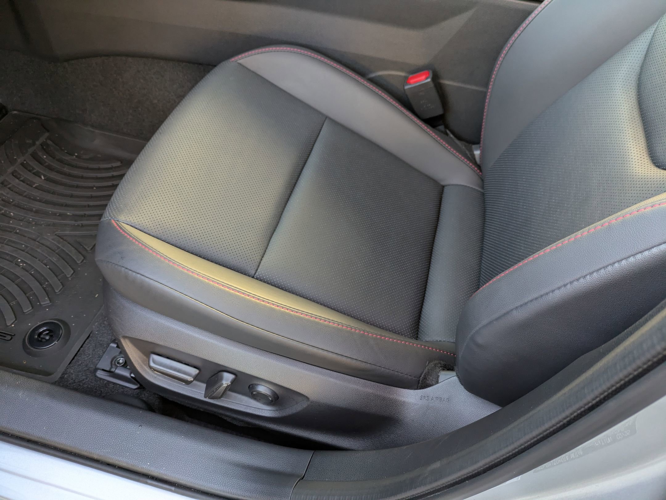 Used 2025 Toyota Prius Plug-In Hybrid image 13