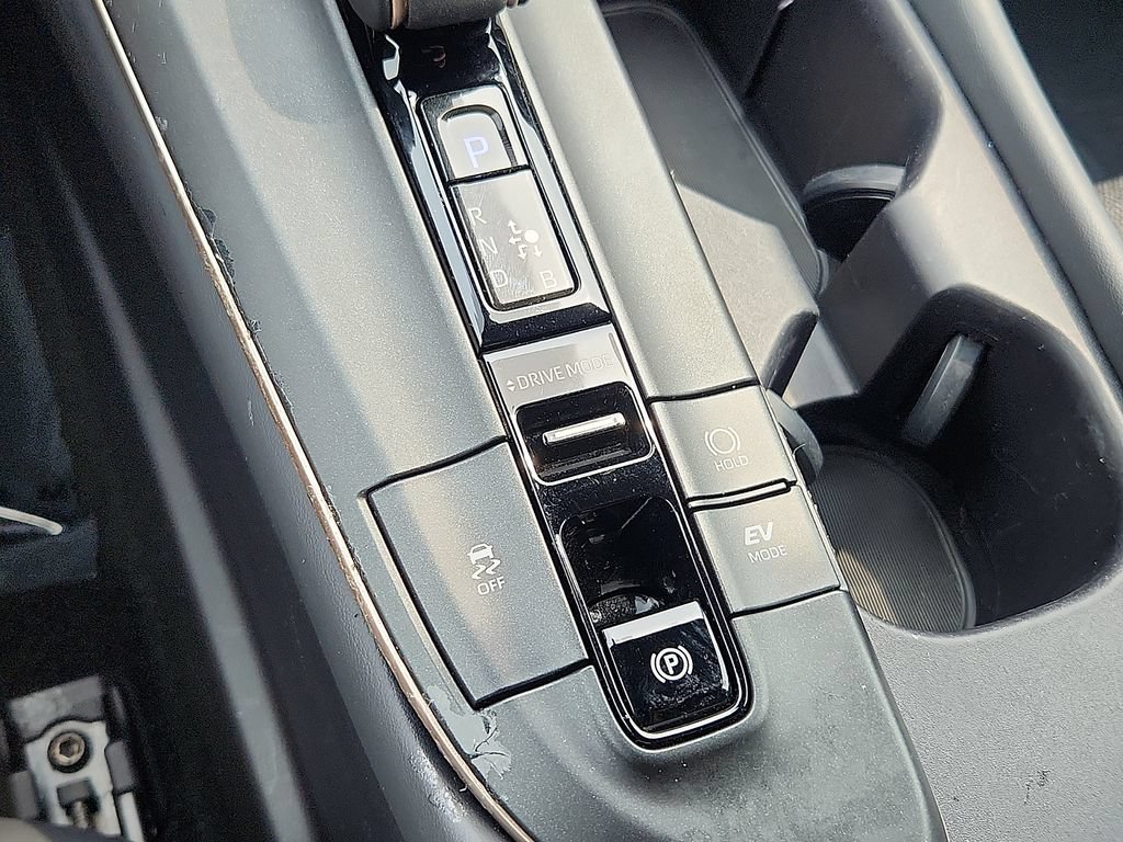 Certified 2023 Toyota Crown AWD/4WD image 25