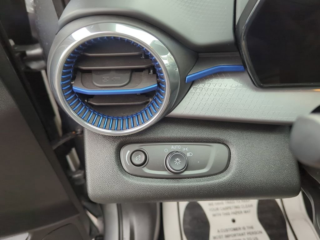 Certified 2024 Chevrolet Trax LT w/ Driver Confidence Package image 26