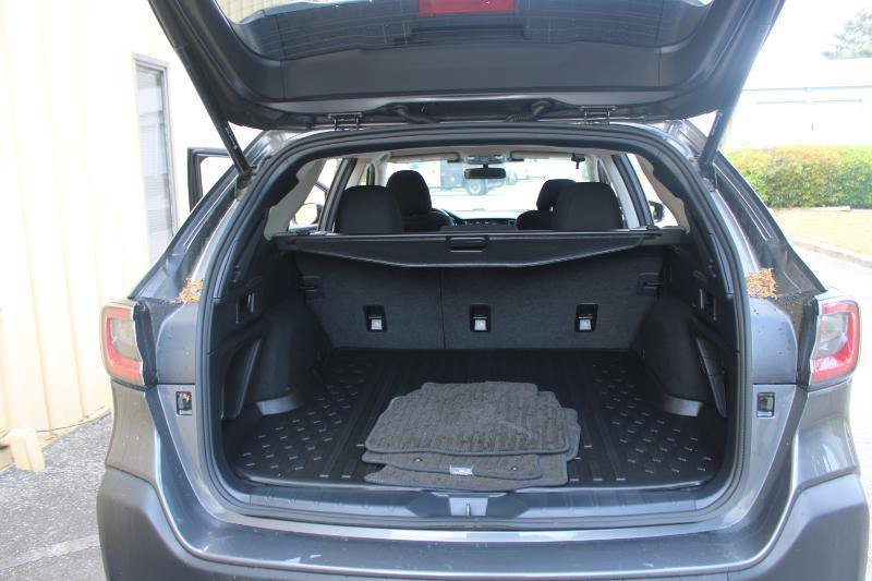 Used 2023 Subaru Outback Premium AWD/4WD image 13