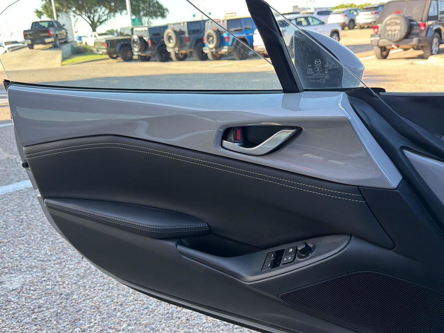 Used 2024 MAZDA MX-5 Miata Grand Touring RWD image 26