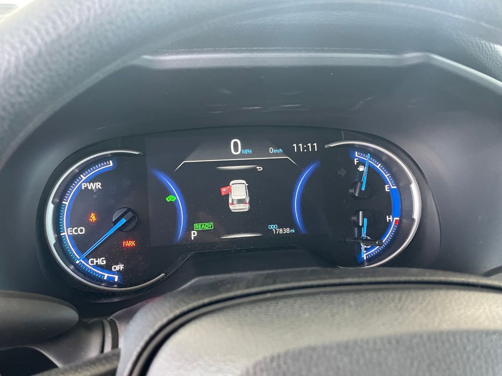 Used 2025 Toyota RAV4 LE image 39