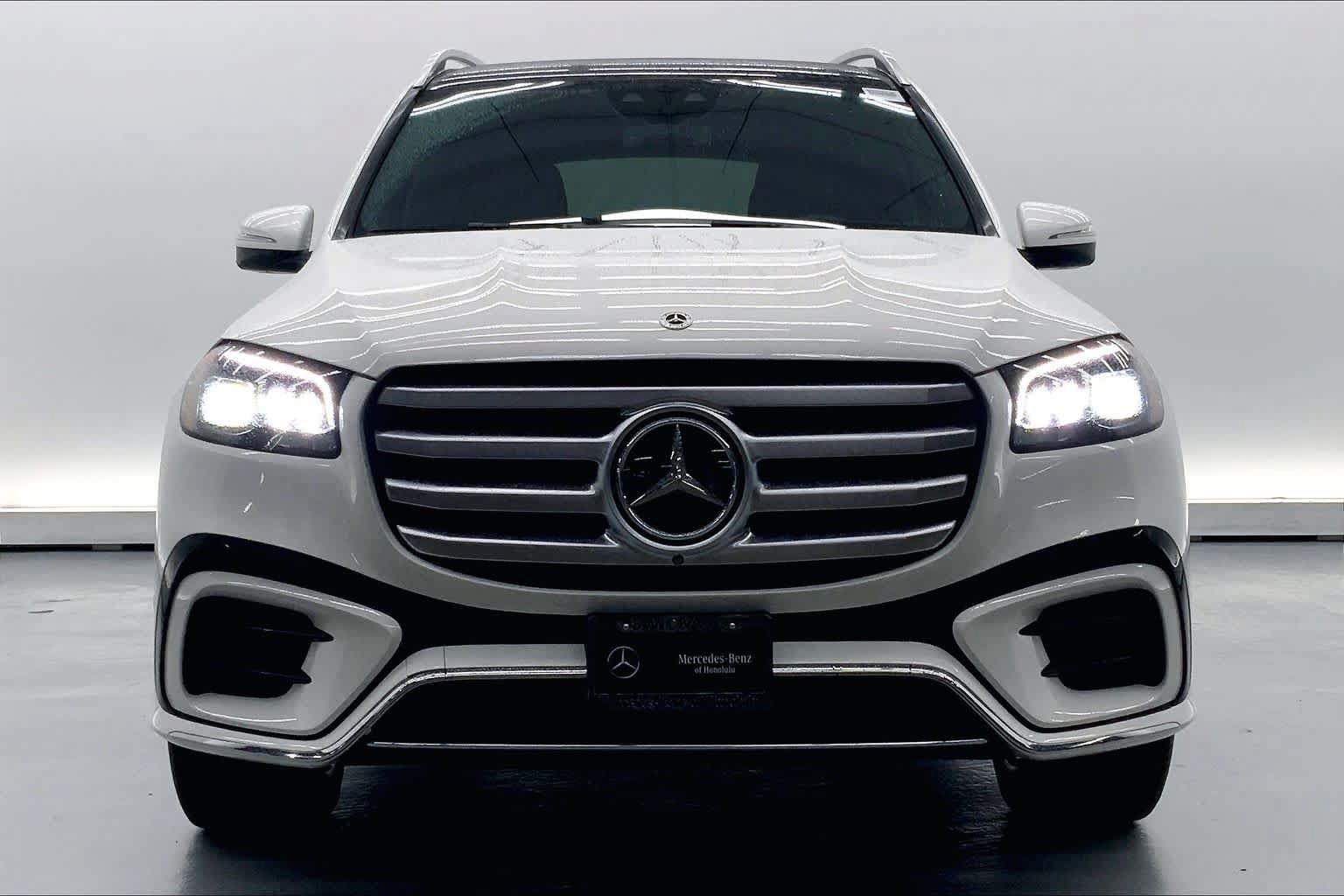 Used 2024 Mercedes-Benz GLS 450 4MATIC image 7