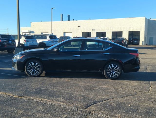Used 2024 Nissan Altima 2.5 SV image 6