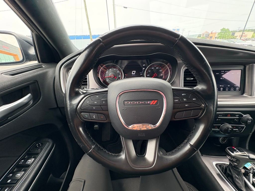 Used 2020 Dodge Charger SXT RWD image 18