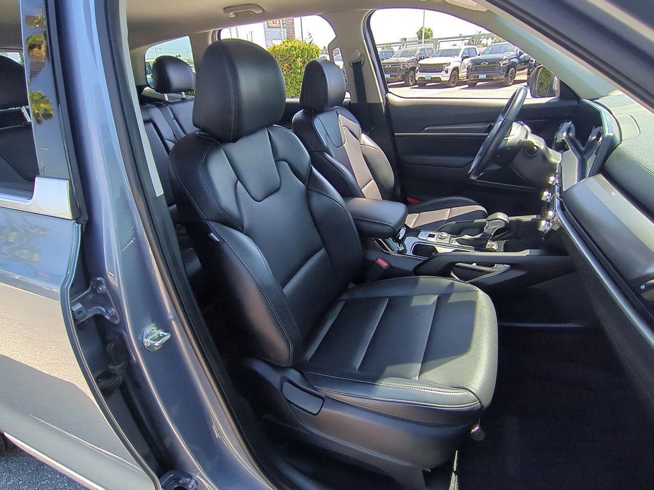 Used 2024 Kia Telluride LX FWD image 26