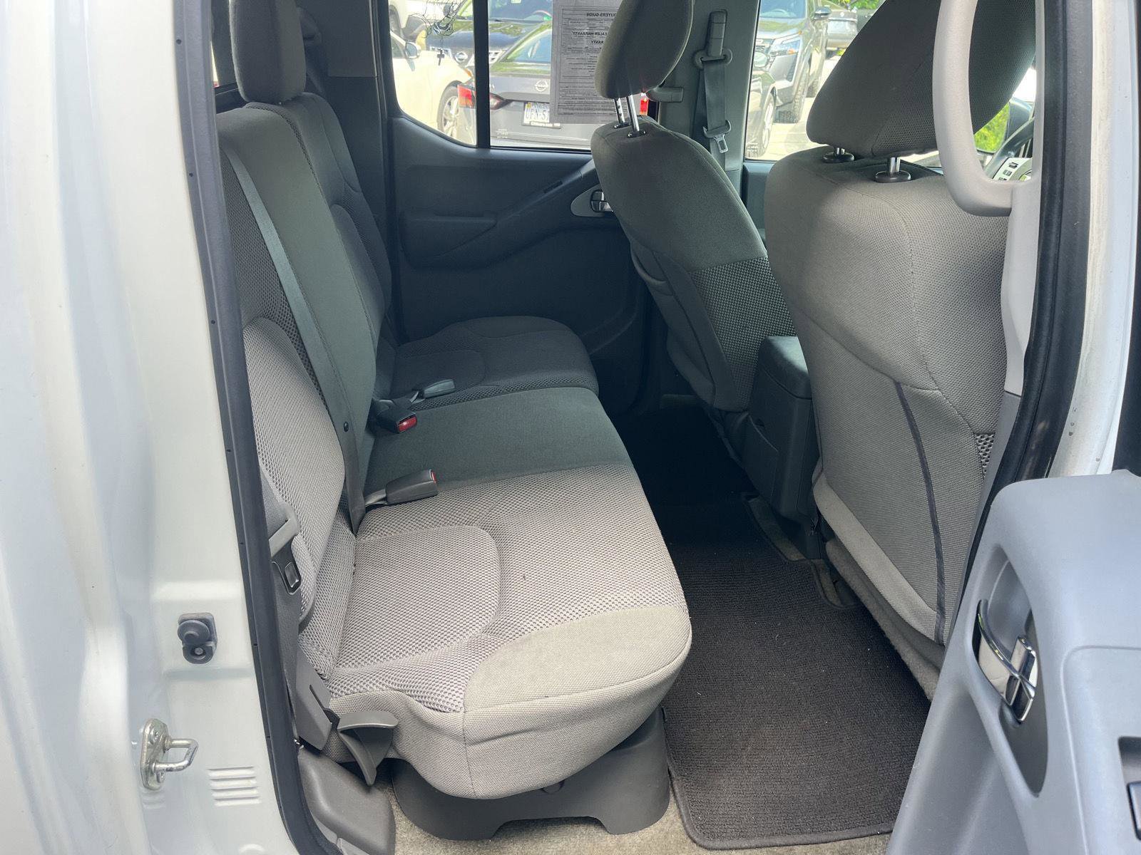 Used 2018 Nissan Frontier SV AWD/4WD image 13