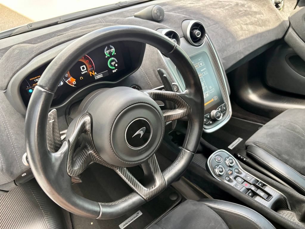 Used 2020 McLaren 600LT Spider RWD image 17