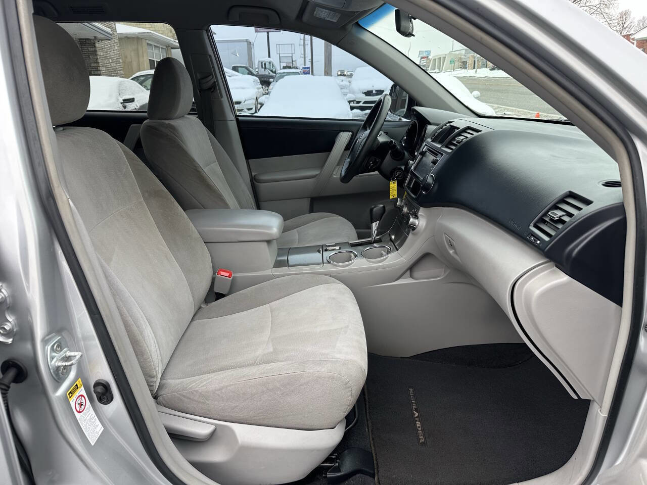 Used 2013 Toyota Highlander Plus image 10