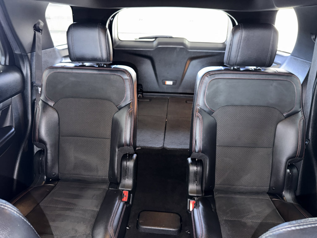 Used 2019 Ford Explorer XLT w/ Equipment Group 202A AWD/4WD image 29