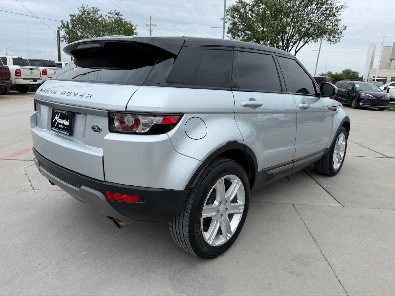 Used 2015 Land Rover Range Rover Evoque Pure Plus AWD/4WD image 3