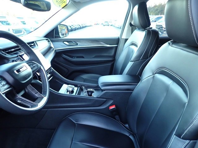 Certified 2024 Jeep Grand Cherokee Limited image 13