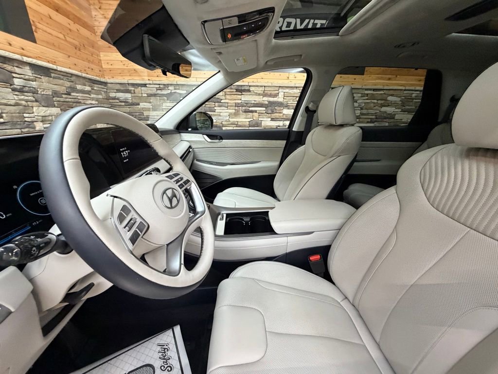 Used 2025 Hyundai Palisade Calligraphy image 11