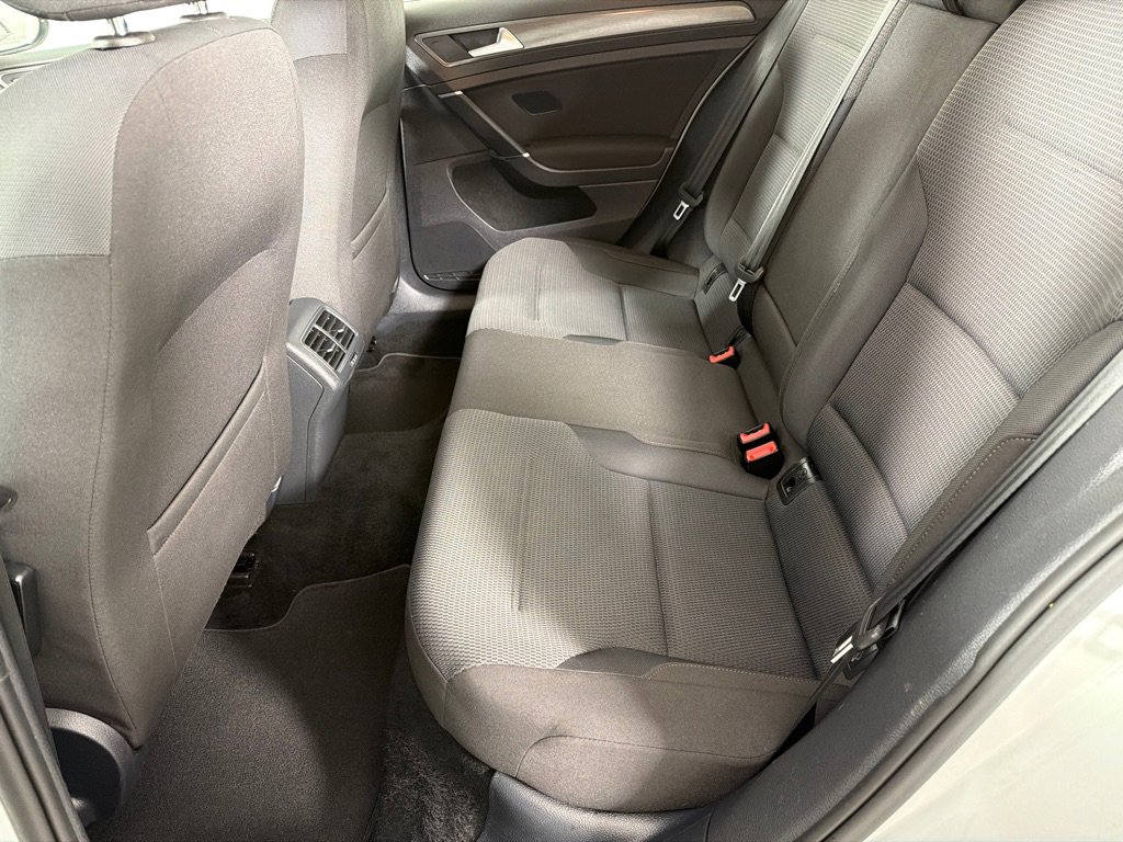 Used 2019 Volkswagen Golf S image 19
