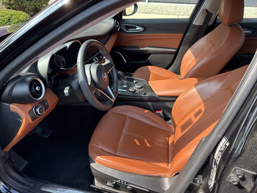 Used 2018 Alfa Romeo Giulia AWD image 22