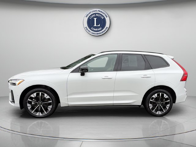 Certified 2026 Volvo XC60 B5 Plus AWD/4WD image 3