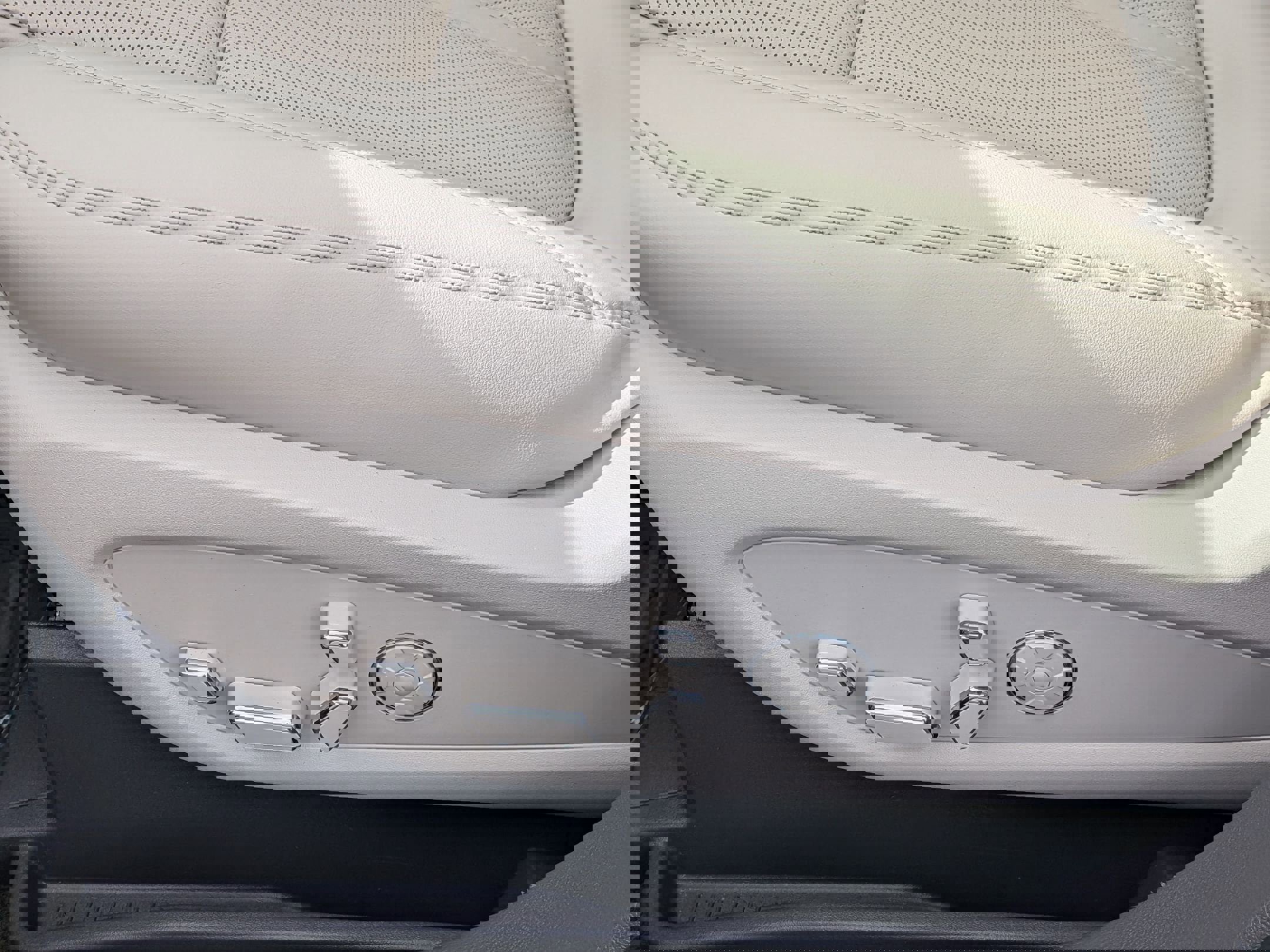 Used 2020 Lincoln Nautilus Reserve w/ Equipment Group 201A image 13