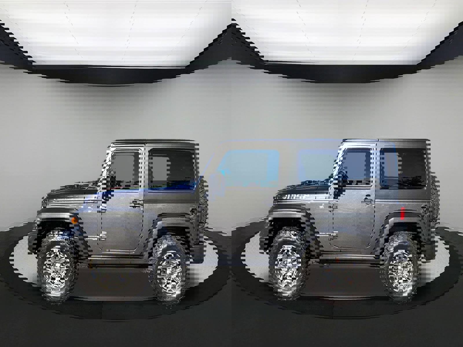 Used 2018 Jeep Wrangler Rubicon w/ Power Convenience Group image 5