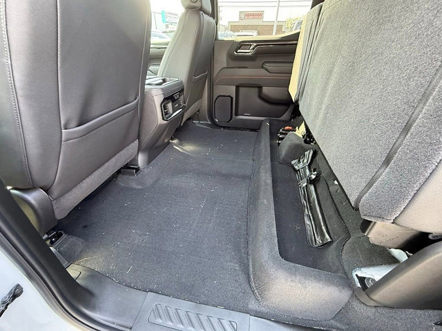 Used 2025 GMC Sierra 1500 AT4 w/ Technology Package AWD/4WD image 17