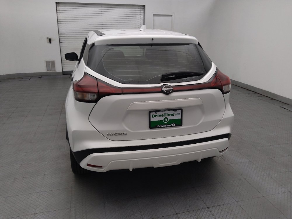 Used 2023 Nissan Kicks S FWD image 6