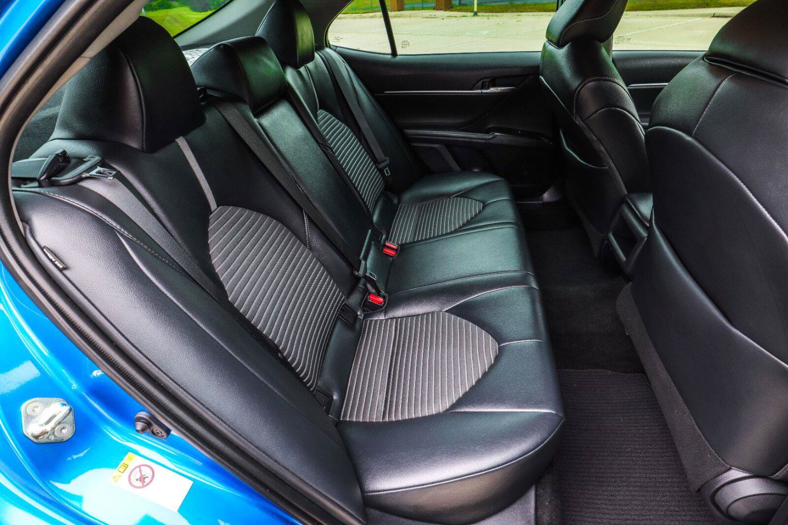 Used 2019 Toyota Camry SE FWD image 35