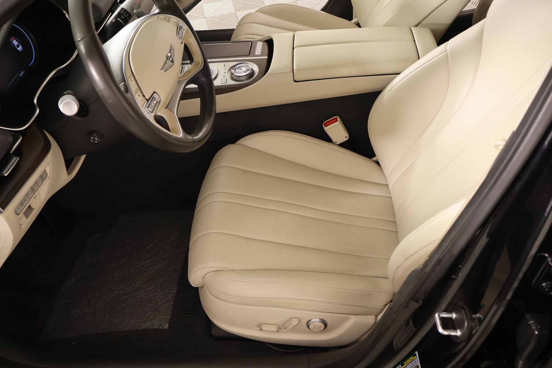 Used 2022 Genesis G80 2.5T w/ Advanced Package RWD image 12