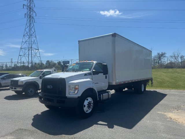 Used 2022 Ford F750 2WD Regular Cab Super Duty image 1