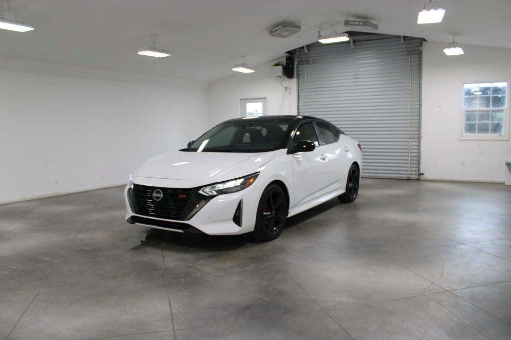 Used 2024 Nissan Sentra SR FWD image 4
