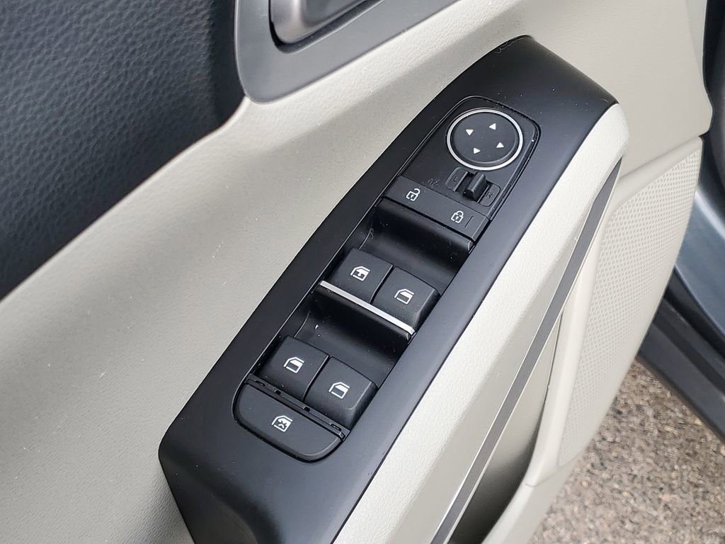 Certified 2023 Kia Soul LX image 9